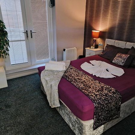 The Ivy Garden Suite (Adults Only) Handsworth ภายนอก รูปภาพ