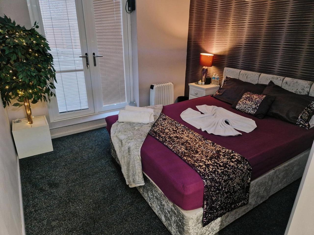 The Ivy Garden Suite (Adults Only) Handsworth ภายนอก รูปภาพ